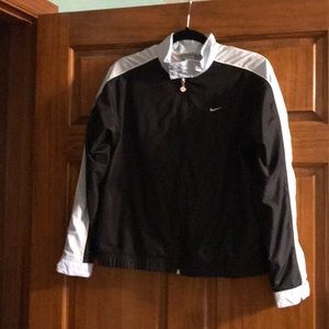 Boys Nike lightweight spring jacket.  Size M